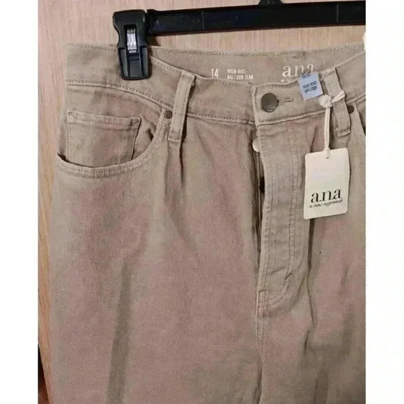 A.N.A High Rise Balloon Jeans‎ Size 14 Taupe Roomy Hip & Thigh Tapered Leg NWT - Picture 3 of 8